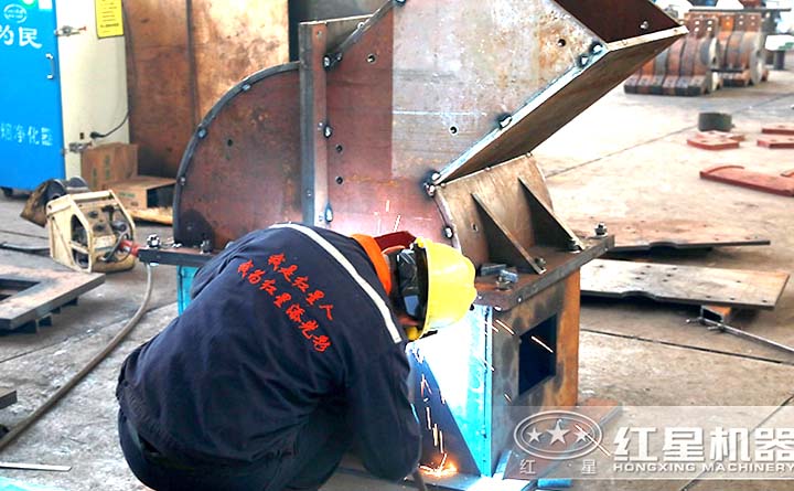 錘式破碎機生產車間圖